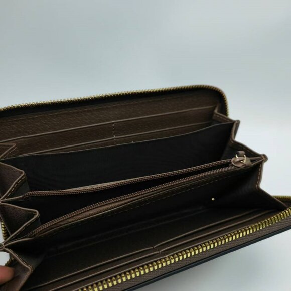 Sophisticated Gucci Leather Trim Long Wallet - Picture 7 of 8